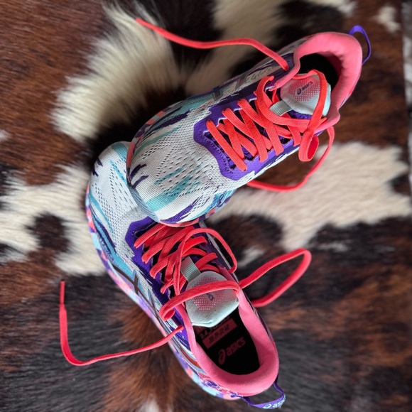 Share Asics Women's Noosa Tri 13 running sneakers in White/Periwinkle Blue Size - Picture 2 of 4